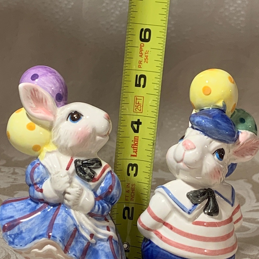 FITZ & FLOYD Ceramic Bunny Salt & Pepper shakers. - Picture 5 of 6